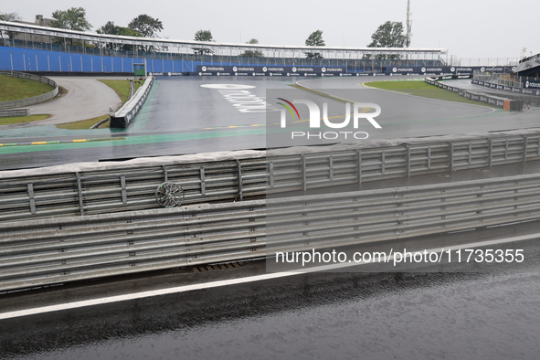 The rain falls over the track during the Formula 1 Lenovo Grande Premio De Sao Paulo 2024 in Sao Paulo, Brazil, on November 2, 2024. 