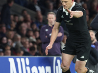 Damian McKenzie of New Zealand kicks the winning point during the Autumn Nations Series International Rugby match between England and New Ze...