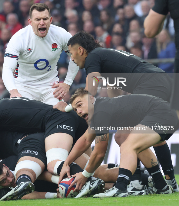 Cortez Ratima of New Zealand is in action during the Autumn Nations Series International Rugby match between England and New Zealand at Alli...