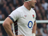 Tom Curry of England (Sale Sharks) plays during the Autumn Nations Series International Rugby match between England and New Zealand at Allia...