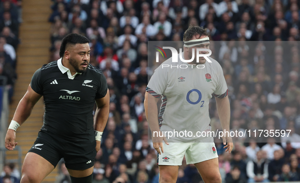 From left to right, Asafo Aumua of New Zealand and England's Jamie George (Saracens) are in action during the Autumn Nations Series Internat...