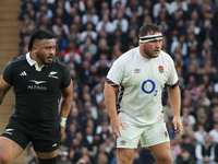 From left to right, Asafo Aumua of New Zealand and England's Jamie George (Saracens) are in action during the Autumn Nations Series Internat...