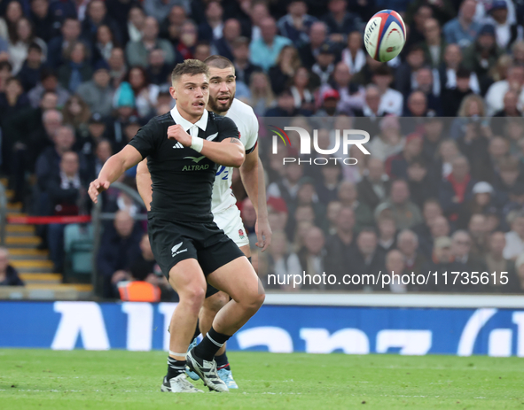 Cortez Ratima of New Zealand is in action during the Autumn Nations Series International Rugby match between England and New Zealand at Alli...