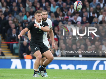 Cortez Ratima of New Zealand is in action during the Autumn Nations Series International Rugby match between England and New Zealand at Alli...