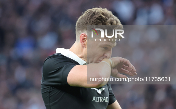 Beauden Barrett of New Zealand is in action during the Autumn Nations Series International Rugby match between England and New Zealand at Al...