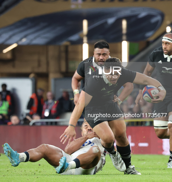 Caleb Clarke of New Zealand is in action during the Autumn Nations Series International Rugby match between England and New Zealand at Allia...