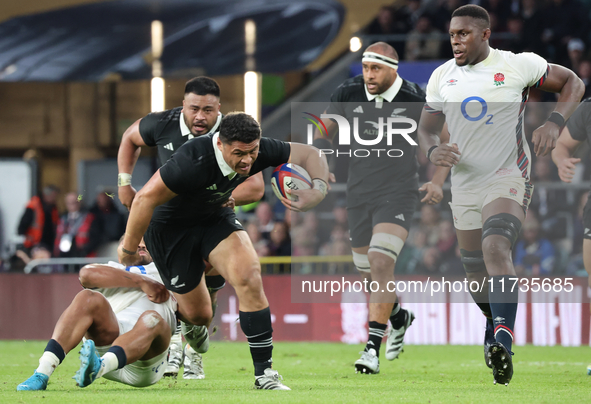 Caleb Clarke of New Zealand is in action during the Autumn Nations Series International Rugby match between England and New Zealand at Allia...