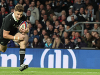 Beauden Barrett of New Zealand is in action during the Autumn Nations Series International Rugby match between England and New Zealand at Al...