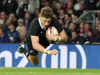 Beauden Barrett of New Zealand scores a try that the referee disallows during the Autumn Nations Series International Rugby match between En...