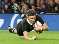 Beauden Barrett of New Zealand scores a try that the referee disallows during the Autumn Nations Series International Rugby match between En...