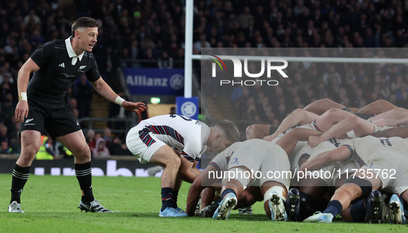 Cam Roigard of New Zealand is in action during the Autumn Nations Series International Rugby match between England and New Zealand at Allian...