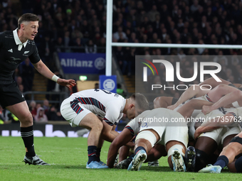 Cam Roigard of New Zealand is in action during the Autumn Nations Series International Rugby match between England and New Zealand at Allian...