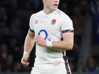 Tommy Freeman of England (Bath Rugby) plays during the Autumn Nations Series International Rugby match between England and New Zealand at Al...