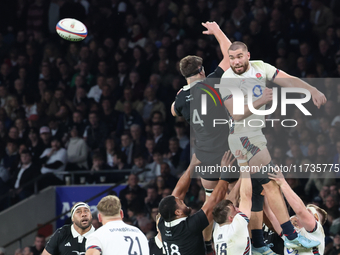 Ollie Lawrence of England (Bath Rugby) plays during the Autumn Nations Series International Rugby match between England and New Zealand at A...