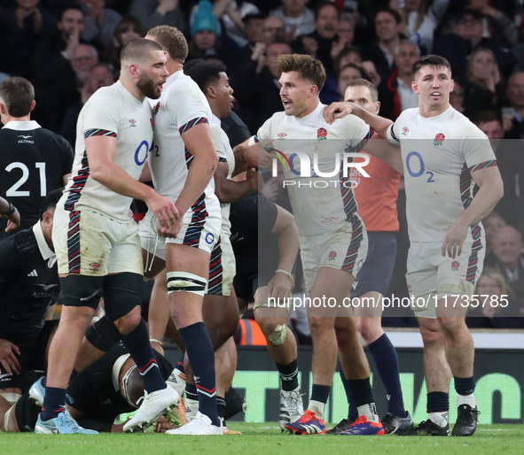 England's Henry Slade (Exeter Chiefs) (MIDDLE) participates in the Autumn Nations Series International Rugby match between England and New Z...