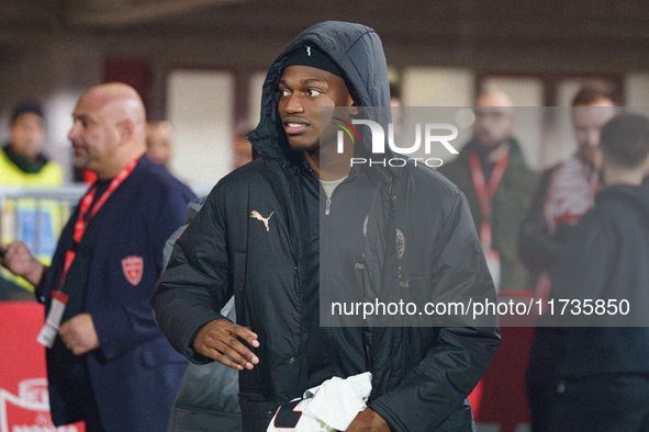 Rafael Leao plays during the AC Monza vs AC Milan Serie A match at U-Power Stadium in Monza, Italy, on November 2, 2024. 