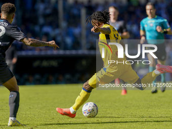 Ademola Lookman of Atalanta BC scores second goal during the Serie A match between SSC Napoli and Atalanta BC at Stadio Diego Armando Marado...