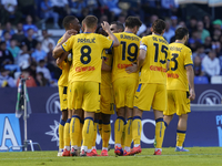 Ademola Lookman of Atalanta BC celebrates with team mates after scoring during the Serie A match between SSC Napoli and Atalanta BC at Stadi...