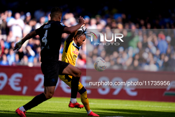 Ademola Lookman of Atalanta BC scores first goal during the serie Serie A Enilive match between SSC Napoli and Atalanta BC at Stadio Diego A...