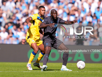 Romelu Lukaku of SSC Napoli and Isak Hien of Atalanta BC compete for the ball during the serie Serie A Enilive match between SSC Napoli and...