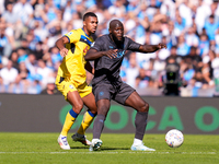 Romelu Lukaku of SSC Napoli and Isak Hien of Atalanta BC compete for the ball during the serie Serie A Enilive match between SSC Napoli and...