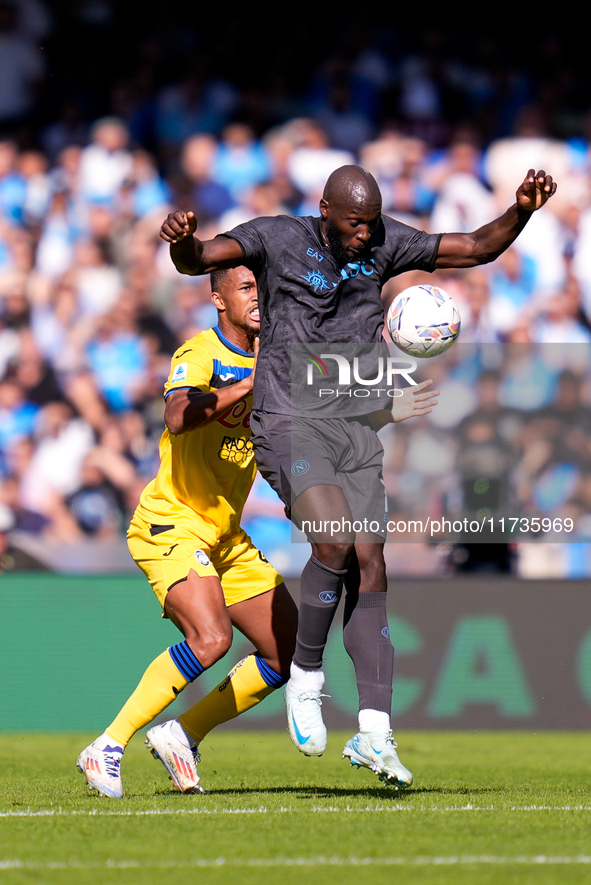 Romelu Lukaku of SSC Napoli and Isak Hien of Atalanta BC compete for the ball during the serie Serie A Enilive match between SSC Napoli and...