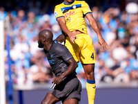 Isak Hien of Atalanta BC and Romelu Lukaku of SSC Napoli compete for the ball during the serie Serie A Enilive match between SSC Napoli and...