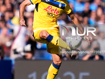 Davide Zappacosta of Atalanta BC controls the ball during the serie Serie A Enilive match between SSC Napoli and Atalanta BC at Stadio Diego...