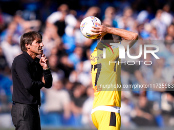 Antonio Conte Head Coach of SSC Napoli looks on during the serie Serie A Enilive match between SSC Napoli and Atalanta BC at Stadio Diego Ar...