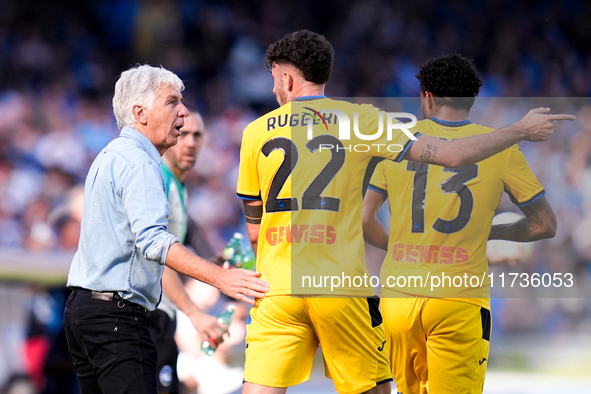 Gian Piero Gasperini Head Coach of Atalanta BC gives instructions to Matteo Ruggeri of Atalanta BC during the serie Serie A Enilive match be...