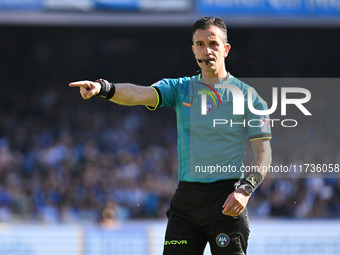 Referee Daniele Doveri officiates during the 11th day of the Serie A Championship between S.S.C. Napoli and Atalanta B.C. at the Diego Arman...