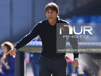 Antonio Conte coaches S.S.C. Napoli during the 11th day of the Serie A Championship between S.S.C. Napoli and Atalanta B.C. at the Diego Arm...