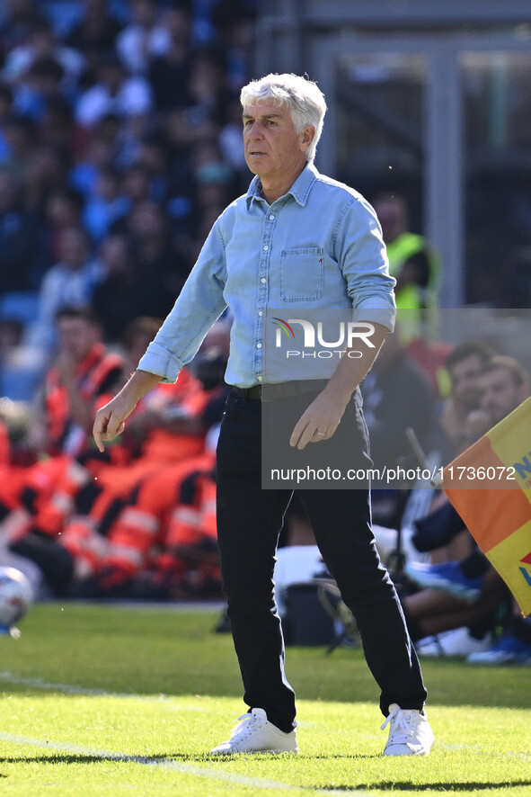 Gian Piero Gasperini coaches Atalanta B.C. during the 11th day of the Serie A Championship between S.S.C. Napoli and Atalanta B.C. at the Di...