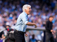 Gian Piero Gasperini Head Coach of Atalanta BC yells during the serie Serie A Enilive match between SSC Napoli and Atalanta BC at Stadio Die...