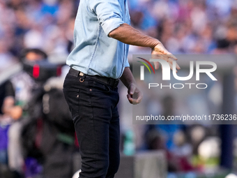 Gian Piero Gasperini Head Coach of Atalanta BC yells during the serie Serie A Enilive match between SSC Napoli and Atalanta BC at Stadio Die...