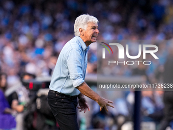 Gian Piero Gasperini Head Coach of Atalanta BC looks on during the serie Serie A Enilive match between SSC Napoli and Atalanta BC at Stadio...