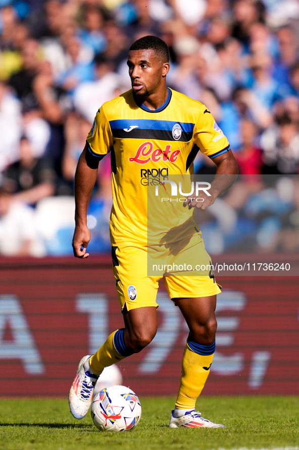 Isak Hien of Atalanta BC during the serie Serie A Enilive match between SSC Napoli and Atalanta BC at Stadio Diego Armando Maradona on Novem...