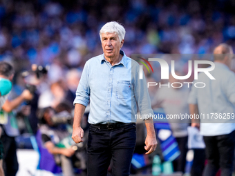 Gian Piero Gasperini Head Coach of Atalanta BC looks on during the serie Serie A Enilive match between SSC Napoli and Atalanta BC at Stadio...