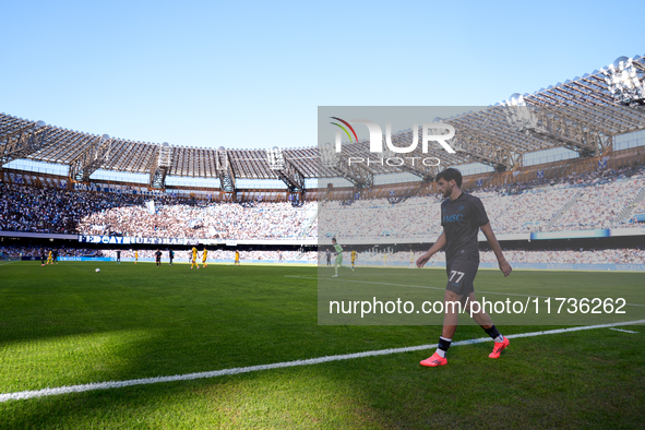 Khvicha Kvaratskhelia of SSC Napoli leaves the pitch dejected during the serie Serie A Enilive match between SSC Napoli and Atalanta BC at S...