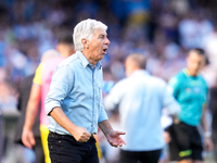 Gian Piero Gasperini Head Coach of Atalanta BC looks on during the serie Serie A Enilive match between SSC Napoli and Atalanta BC at Stadio...