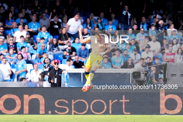 Mateo Retegui of Atalanta BC celebrates after scoring third goal during the serie Serie A Enilive match between SSC Napoli and Atalanta BC a...