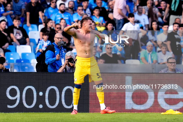 Mateo Retegui of Atalanta BC celebrates after scoring third goal during the serie Serie A Enilive match between SSC Napoli and Atalanta BC a...