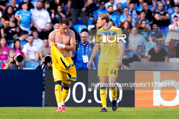 Mateo Retegui of Atalanta BC celebrates after scoring third goal during the serie Serie A Enilive match between SSC Napoli and Atalanta BC a...