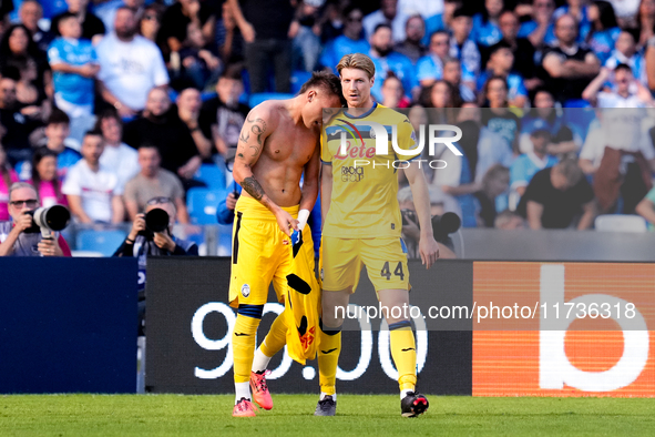 Mateo Retegui of Atalanta BC celebrates after scoring third goal during the serie Serie A Enilive match between SSC Napoli and Atalanta BC a...