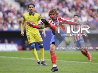 In Madrid, Spain, on November 3, Antoine Griezmann of Atletico de Madrid attempts a shot during the La Liga 2024/25 match between Atletico d...