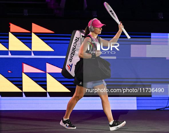 RIYADH, SAUDI ARABIA - NOVEMBER 03: Iga Swiatek of Poland arrives ahead of her match against Barbora Krejcikovas of Czech Republic on day 2...