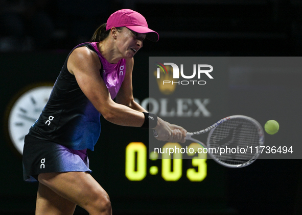 RIYADH, SAUDI ARABIA - NOVEMBER 03: Iga Swiatek of Poland during her match against Barbora Krejcikovas of Czech Republic on day 2 of the 202...