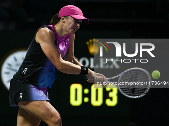 RIYADH, SAUDI ARABIA - NOVEMBER 03: Iga Swiatek of Poland during her match against Barbora Krejcikovas of Czech Republic on day 2 of the 202...