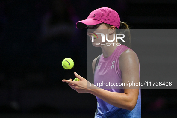 RIYADH, SAUDI ARABIA - NOVEMBER 03: Iga Swiatek of Poland during her match against Barbora Krejcikovas of Czech Republic on day 2 of the 202...