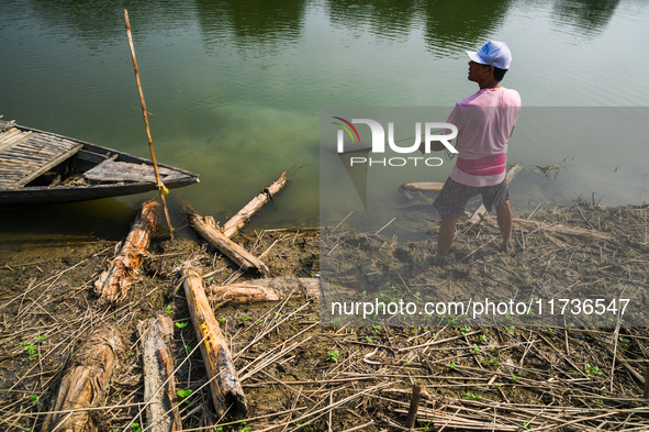 Jalangi River Is Almost Devoid Of Fish Due To Pollution. Casting A Net For Fish In A River Often Results In Garbage Arriving Instead Of Fish...